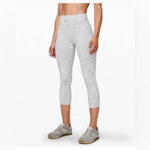 Lululemon Wunder under high rise crop 21” luxtreme 14